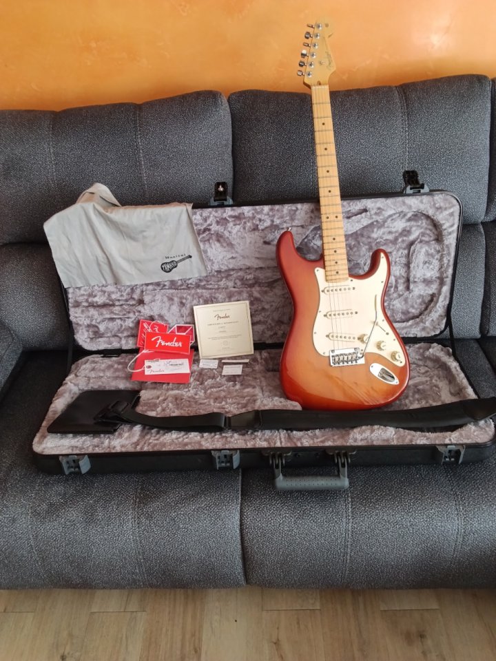 Fender stratocaster 2022 pro 2 made in usa de segunda mano · Foto 2 de 5 · Valladolid · 1500 €