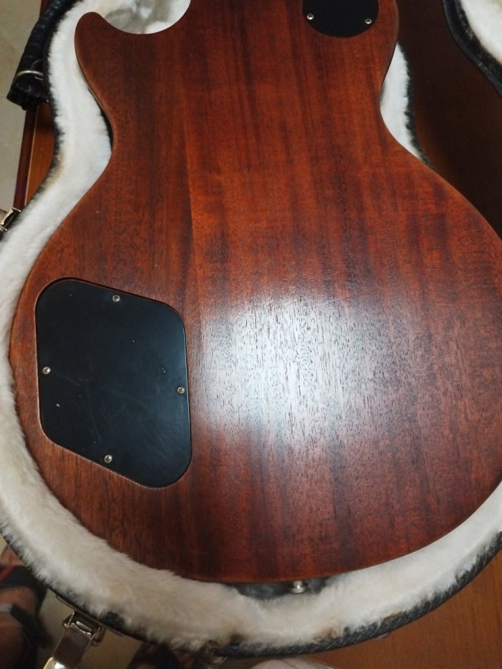 Gibson Les Paul Studio Faded Worn Brown 2008 de segunda mano · Foto 2 de 10 · Córdoba · 900 €