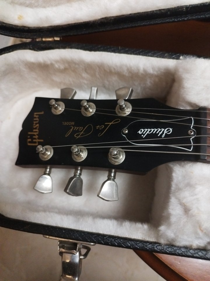 Gibson Les Paul Studio Faded Worn Brown 2008 de segunda mano · Foto 5 de 10 · Córdoba · 900 €