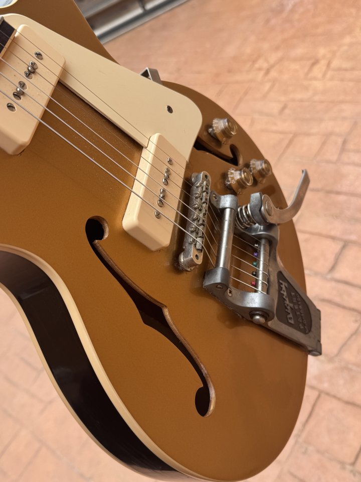 GIBSON ES LES PAUL Goldtop,bigsby, pickups dogville de segunda mano · Foto 3 de 6 · Barcelona · 3100 €