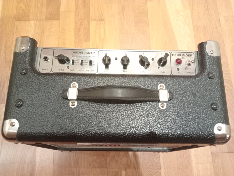 Behringer Vintager GM 110 Amplificador Guitarra