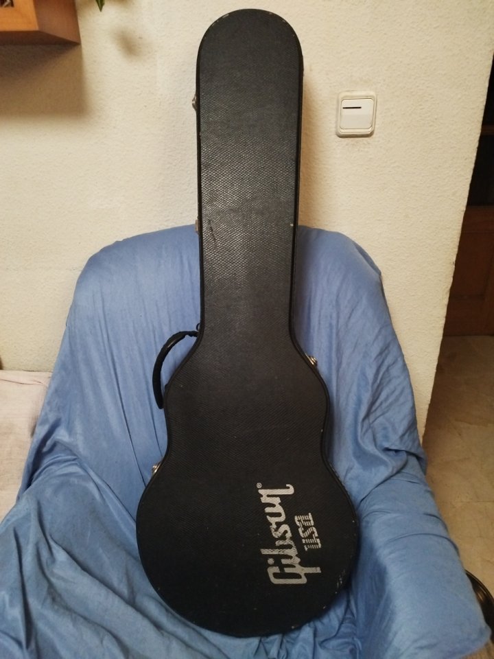 Gibson Les Paul Studio Faded Worn Brown 2008 de segunda mano · Foto 7 de 10 · Córdoba · 900 €