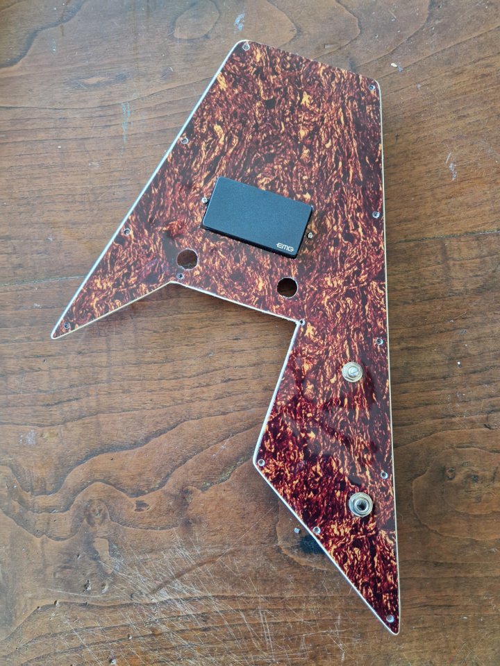 Golpeador y Emg 81 nueva con envio