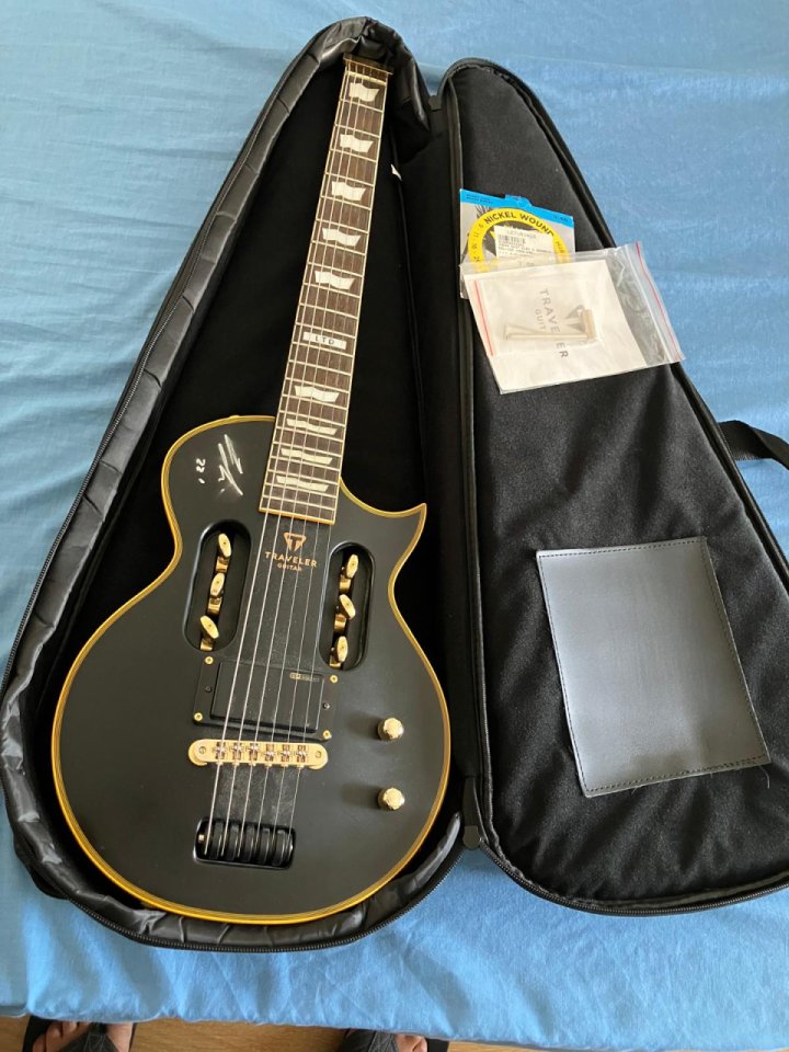 Travel Guitar LTD EC-1 guitarria de viaje .firmada por Nick Johnston de segunda mano · Foto 1 de 5 · Madrid · 750 €