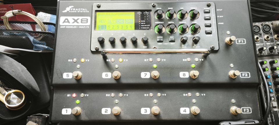 Fractal AX8 de segunda mano · Foto 2 de 2 · Málaga · 600 €