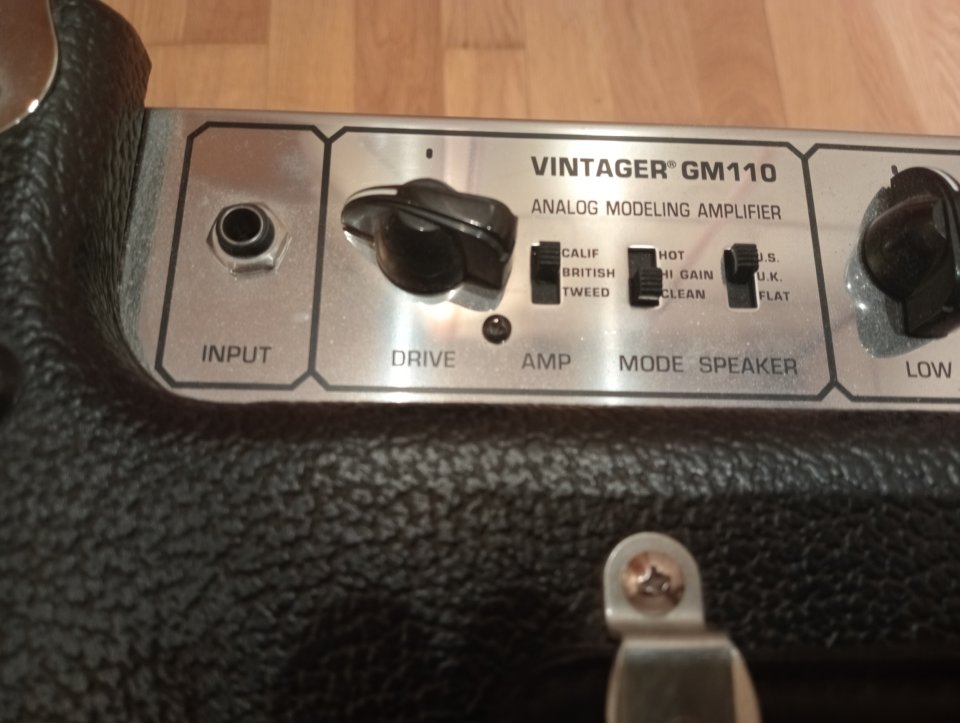 Behringer Vintager GM 110 Amplificador Guitarra