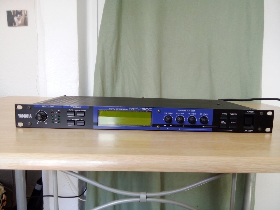 Reverb Yamaha REV500