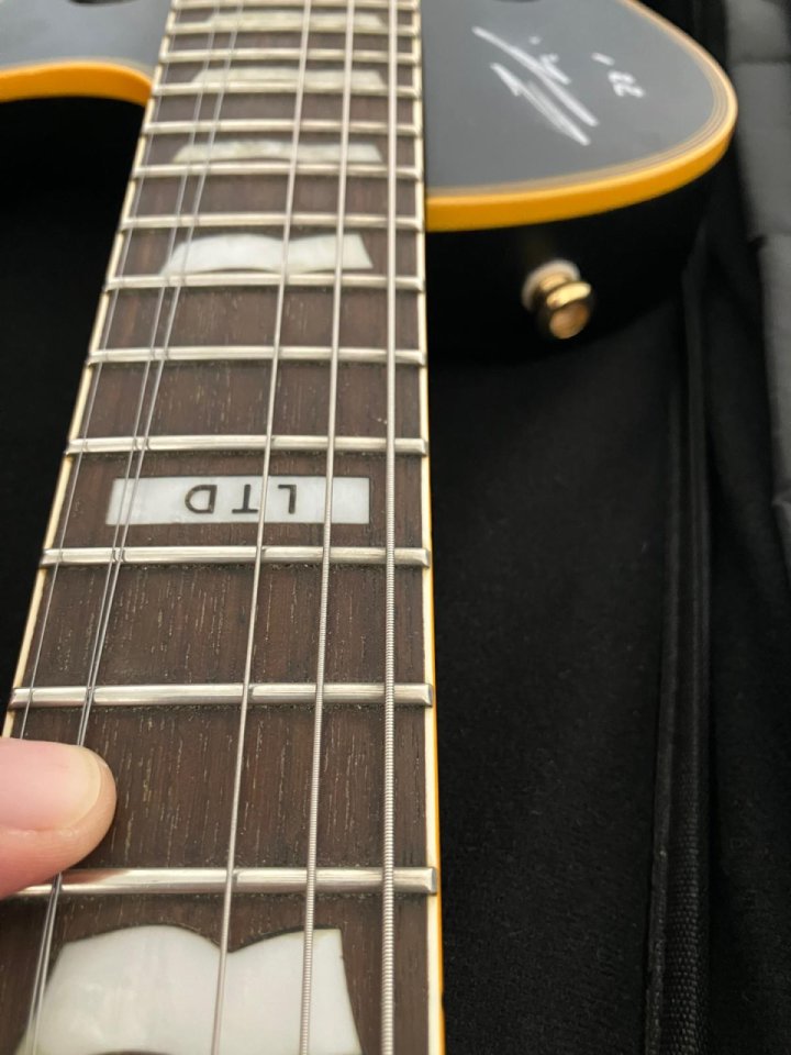 Travel Guitar LTD EC-1 guitarria de viaje .firmada por Nick Johnston de segunda mano · Foto 3 de 5 · Madrid · 750 €
