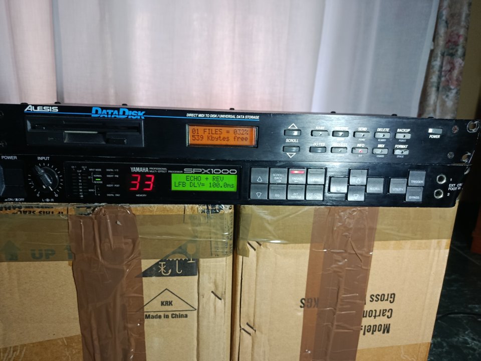 Yamaha SPX 1000 + Alesis Data Disk ENVIO INCLUIDO de segunda mano · Foto 3 de 6 · Jaén · 220 €