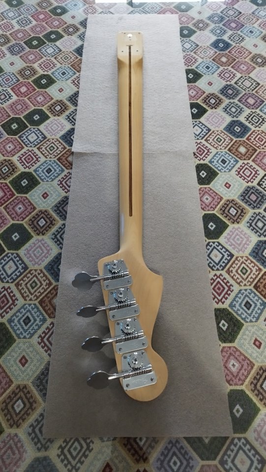 Mástil Fender jazz bass Japan de segunda mano · Foto 3 de 8 · Badajoz · 325 €