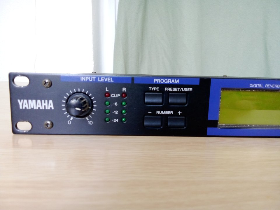 Reverb Yamaha REV500