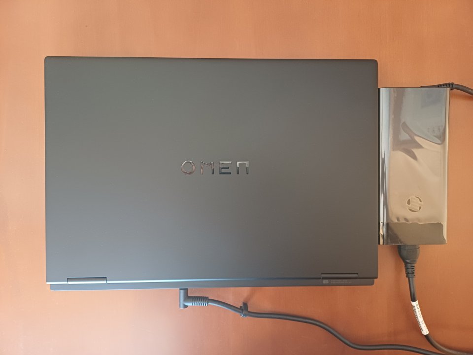 Ordenador portátil HP OMEN 16, Intel i-7 32Gb RAM, NVIDIA RTX 4070, 1Tb SSD de segunda mano · Foto 2 de 8 · Valencia · 900 €