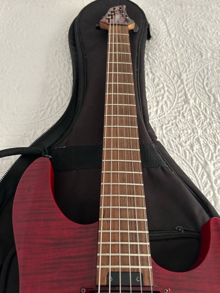 Yamaha RGX 620z transluced red de segunda mano · Foto 4 de 9 · Madrid · 300 €