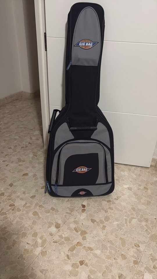 Guitarra Española ALHAMBRA 1C de segunda mano · Foto 5 de 6 · Córdoba · 170 €
