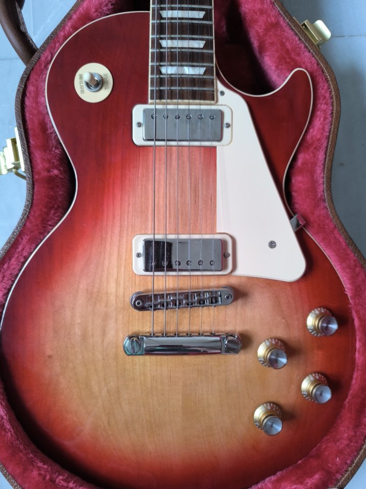 Gibson Les Paul Deluxe 2021 de segunda mano · Foto 2 de 5 · Sevilla · 1500 €
