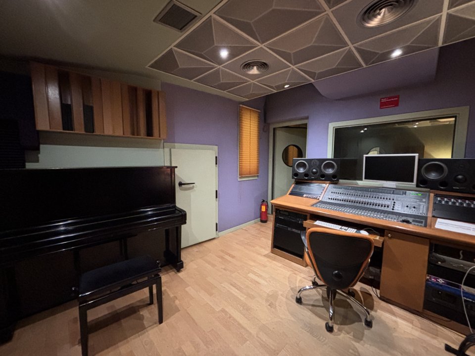ALQUILER ESTUDIO DE GRABACIÓN PROFESIONAL – Madrid centro de segunda mano · Foto 1 de 6 · Madrid