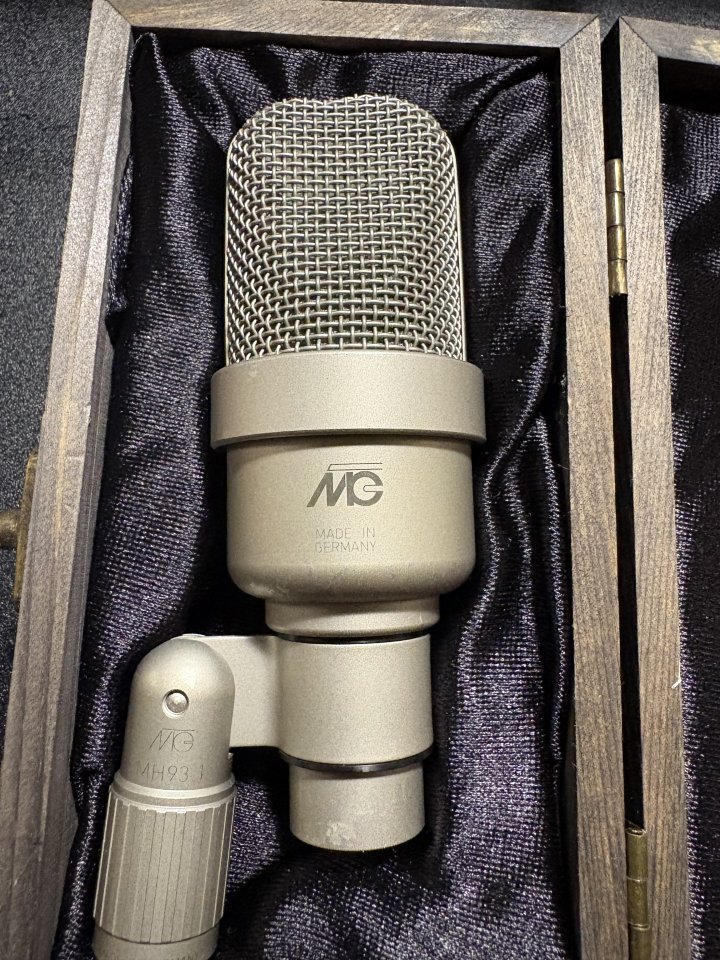 Microtech gefell m930