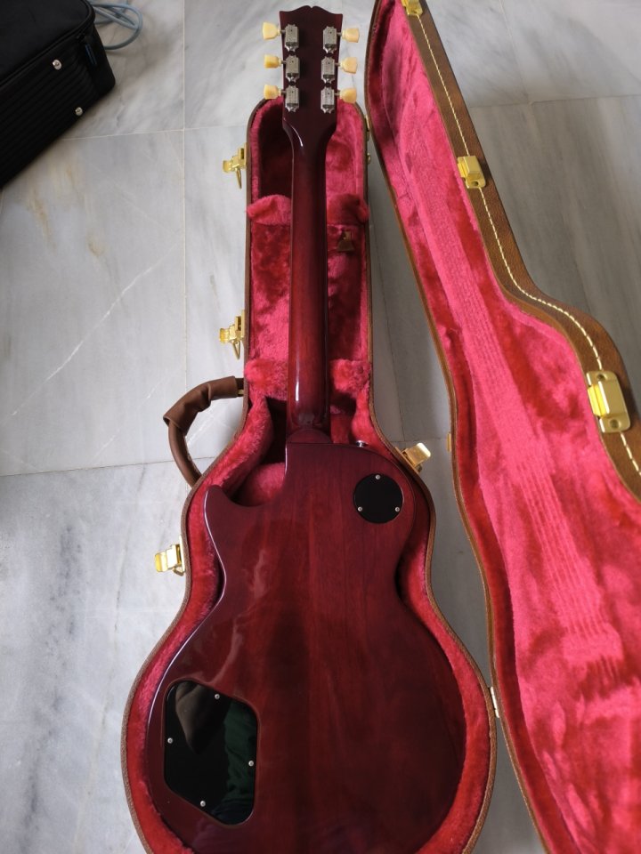 Gibson Les Paul Deluxe 2021 de segunda mano · Foto 5 de 5 · Sevilla · 1500 €
