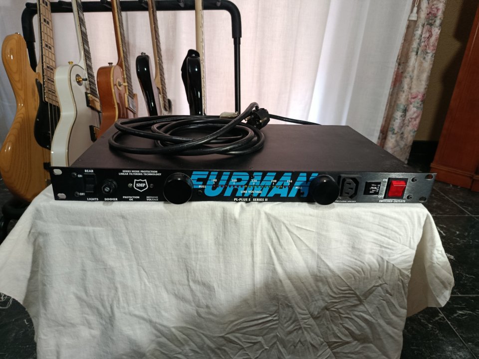 FURMAN PL - PLUS E serie II + cables alimentacion -- Envio Incluido -- de segunda mano · Foto 1 de 2 · Jaén · 350 €
