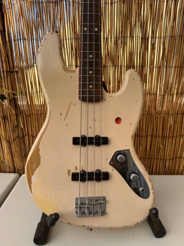 Fender Flea Sig Bass RDWRN SHP