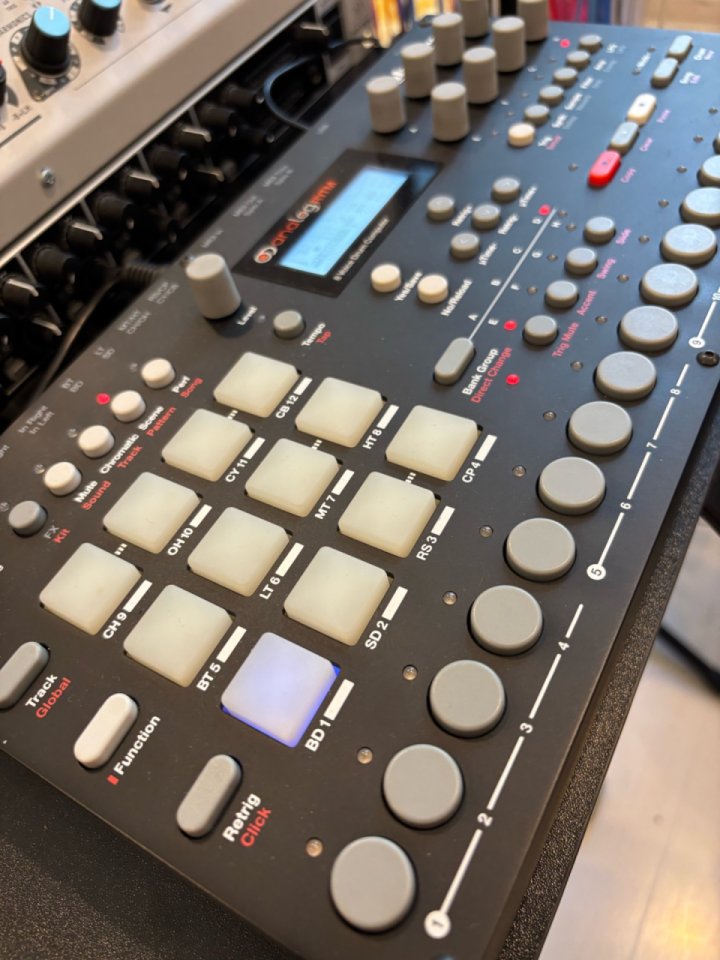 Elektron Analog Rytm Mk1 de segunda mano · Foto 1 de 4 · Barcelona · 450 €