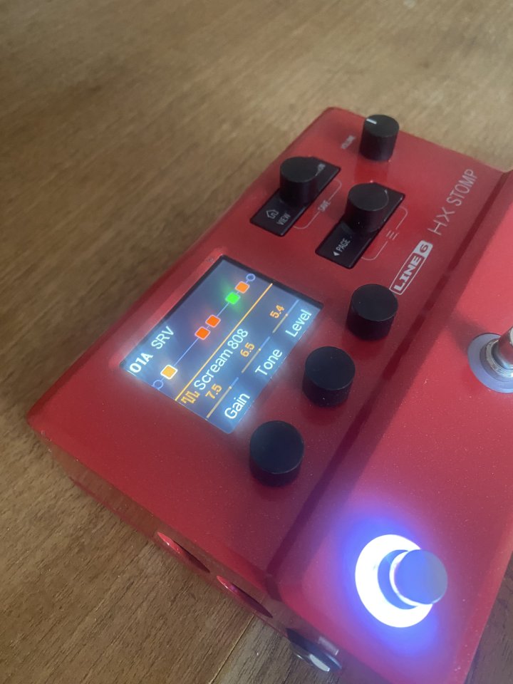 Pedal HX Stomp Edición Limitada Rojo de segunda mano · Foto 2 de 6 · Alicante · 400 €