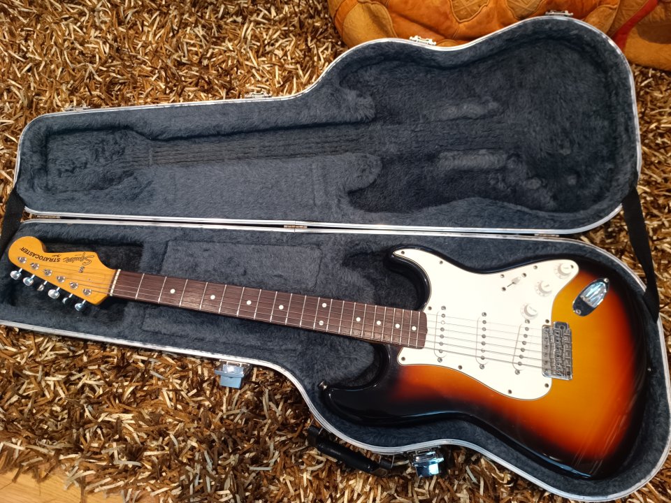 Squier JV Stratocaster ST-62-65 (Export) 1983 | 3.36kg | Fender Fullerton USA Pickup