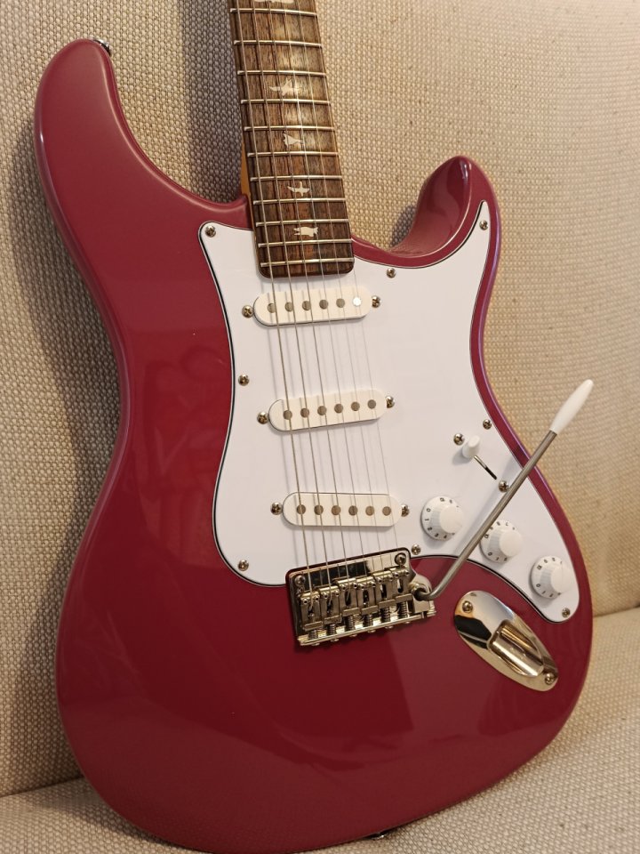 PRS SE Silver sky Dragón Fruit de segunda mano · Foto 1 de 10 · Cantabria · 600 €