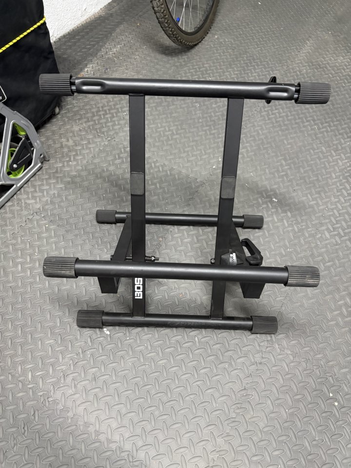 Soporte Ampli BOSS BAS-1 de segunda mano · Foto 1 de 3 · Ciudad Real · 50 €