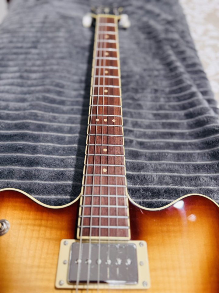 Höfner Verythin CT Deluxe Special SB de segunda mano · Foto 3 de 7 · SC Tenerife · 480 €