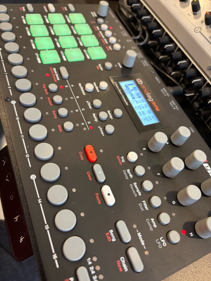 Elektron Analog Rytm Mk1 de segunda mano · Foto 3 de 4 · Barcelona · 450 €