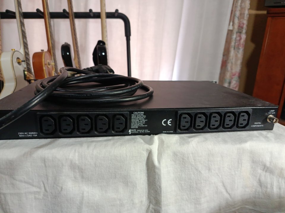 FURMAN PL - PLUS E serie II + cables alimentacion -- Envio Incluido -- de segunda mano · Foto 2 de 2 · Jaén · 350 €
