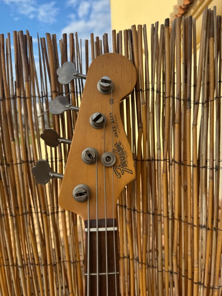 [Reservado] Fender Flea Sig Bass RDWRN SHP