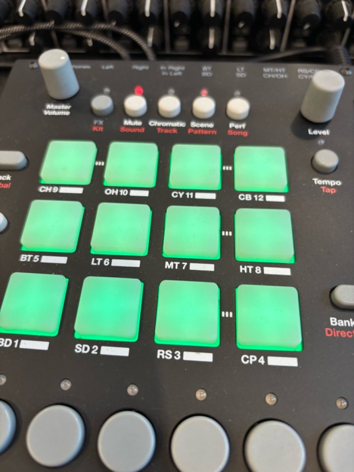 Elektron Analog Rytm Mk1 de segunda mano · Foto 4 de 4 · Barcelona · 450 €