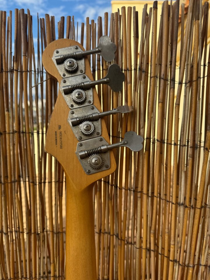 [Reservado] Fender Flea Sig Bass RDWRN SHP