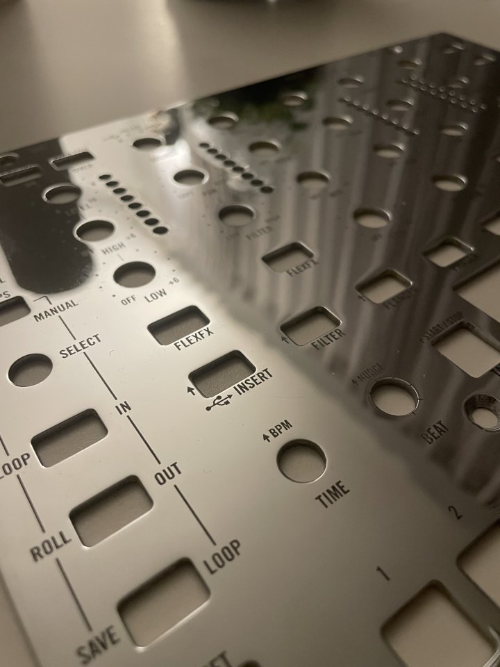Rane 62 faceplate cromado de segunda mano · Foto 3 de 7 · Barcelona · 200 €