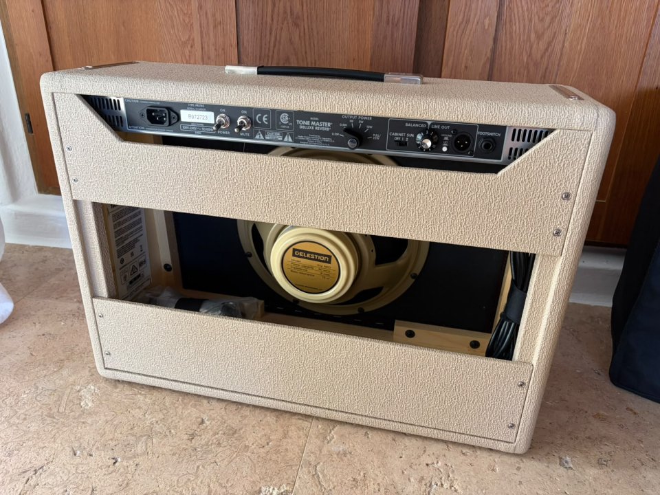 Amplificador Fender Tonemaster Deluxe Reverb de segunda mano · Foto 2 de 4 · Illes Balears · 800 €