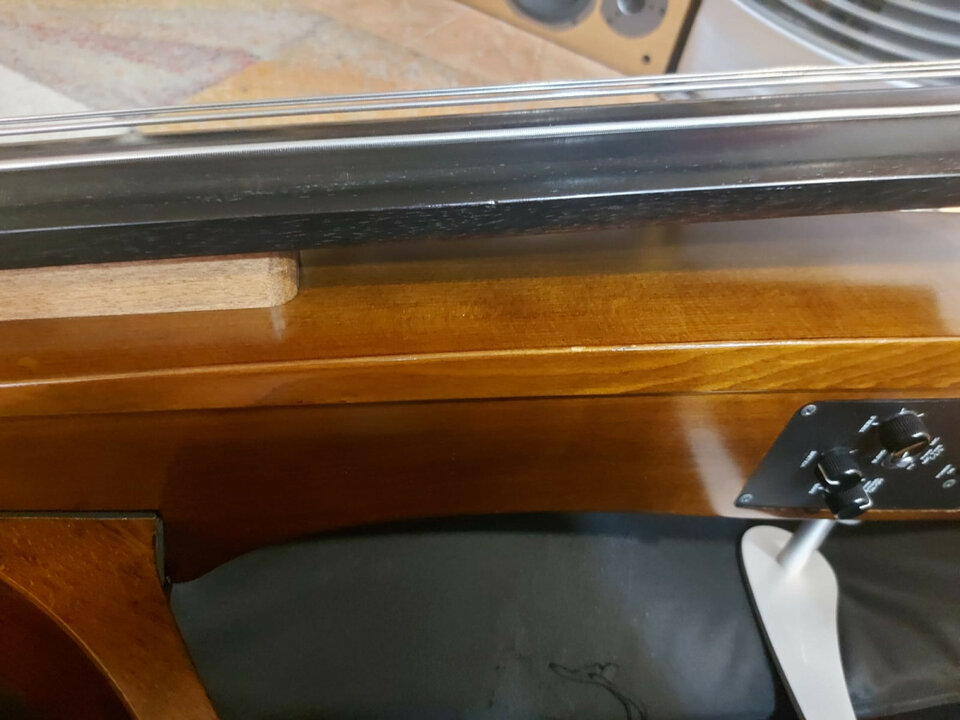 Contrabajo eléctrico Yamaha SLB300 de segunda mano · Foto 5 de 6 · Madrid · 2500 €