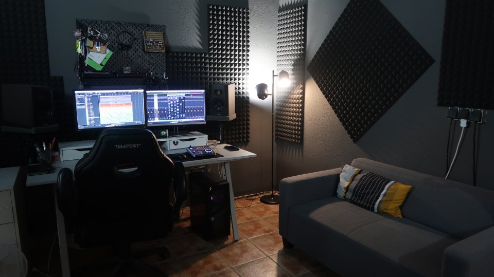 La Cueva – Estudio de grabación en Zaragoza (Metal y Rock)