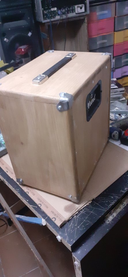 Pantalla con altavoz Eminence Beta 8" 100w 8ohmios