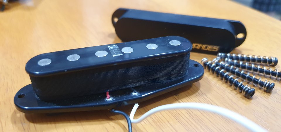 Set Pastillas Guitarra Fernandes Japan Stratocaster de segunda mano · Foto 8 de 10 · Valencia · 129 €
