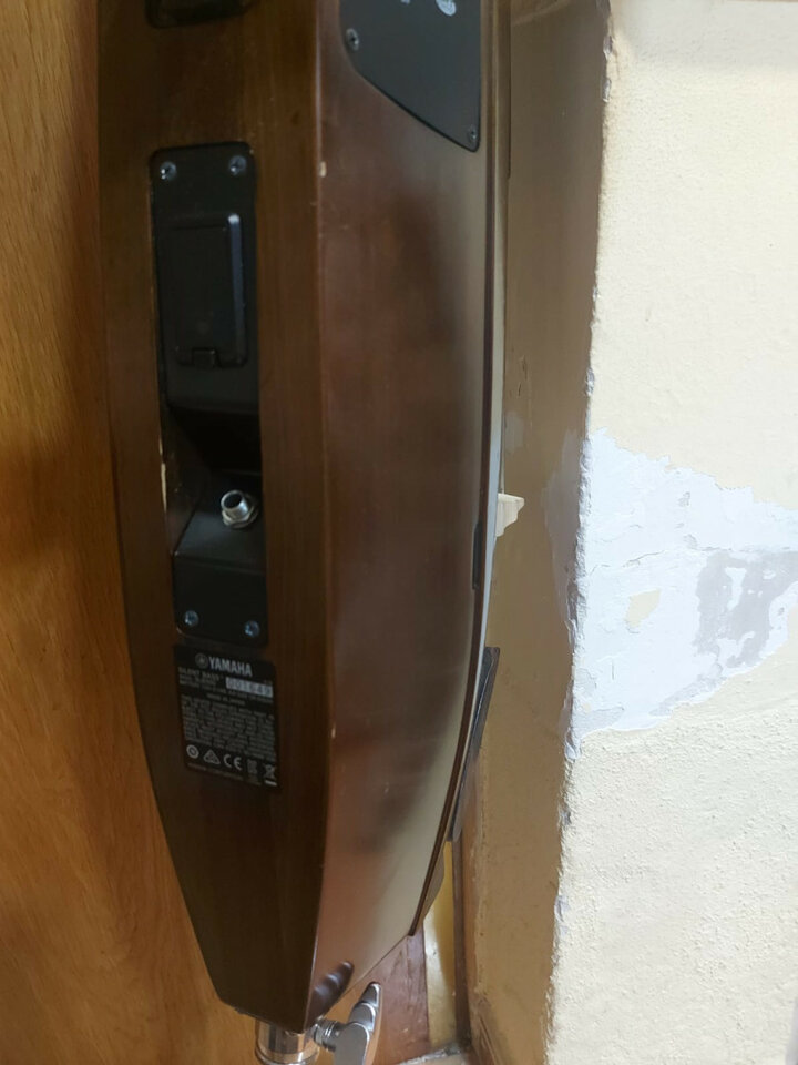 Contrabajo eléctrico Yamaha SLB300 de segunda mano · Foto 6 de 6 · Madrid · 2500 €