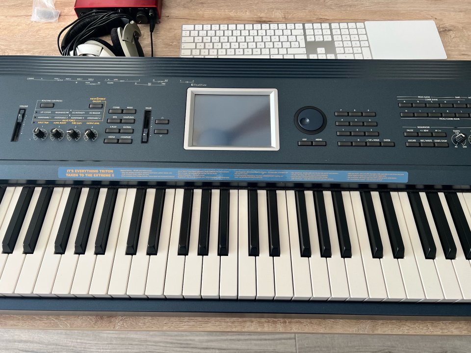 Korg Triton Extreme 88 tope de gama (MOSS + RAM 96MB)