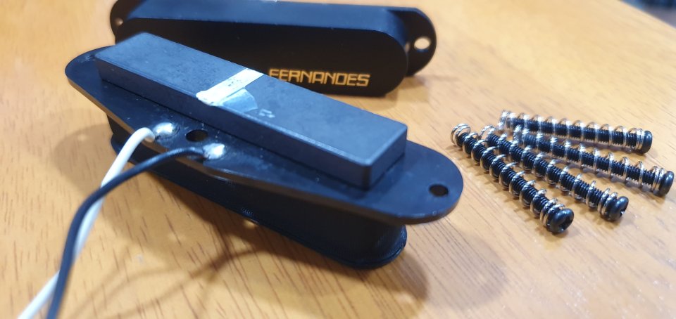 Set Pastillas Guitarra Fernandes Japan Stratocaster de segunda mano · Foto 9 de 10 · Valencia · 129 €