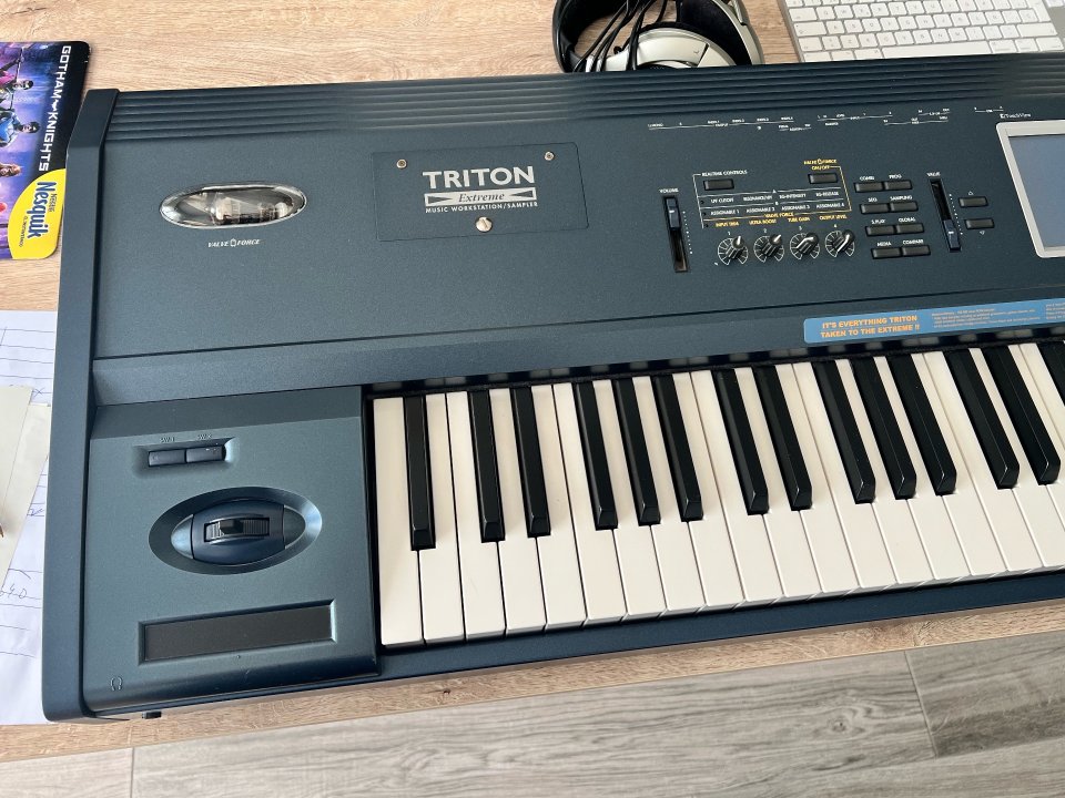 Korg Triton Extreme 88 tope de gama (MOSS + RAM 96MB)