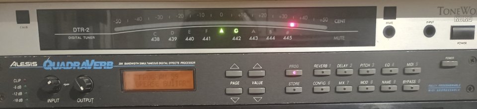 Alesis Quadraverb multiefectos formato rack de segunda mano · Alicante · 185 €