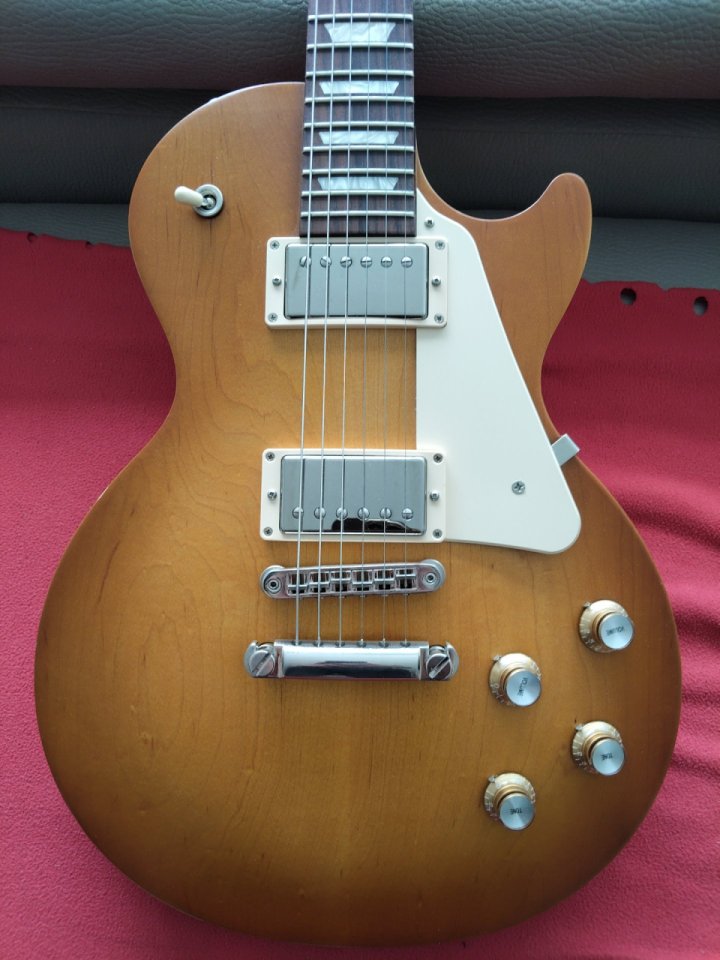 Gibson Les Paul Signature Honeyburst Ice Satin de segunda mano · Foto 1 de 9 · Pontevedra · 1150 €