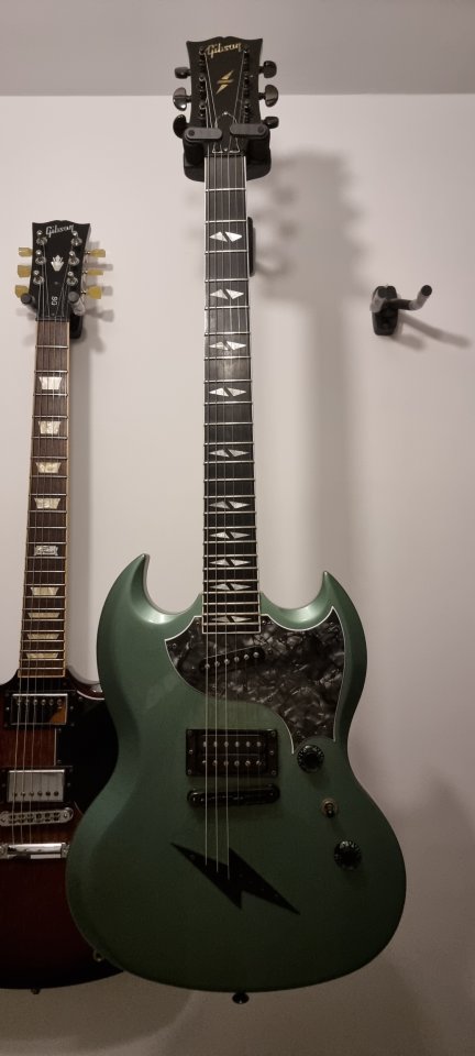 Gibson SG Z de segunda mano · Foto 1 de 5 · Madrid · 1500 €