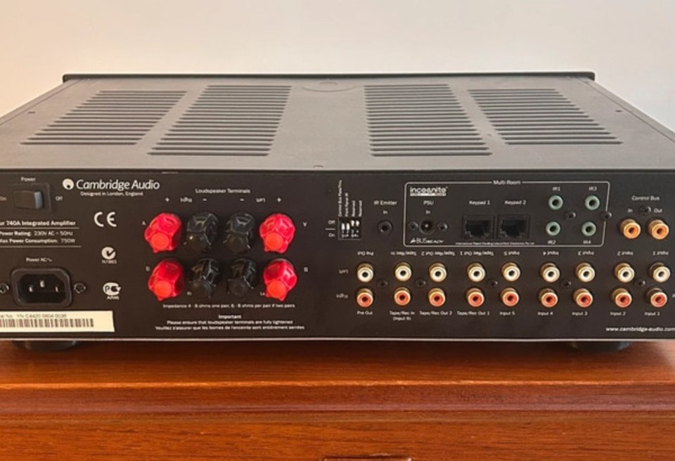 Amplificador Cambridge Azur 740a de segunda mano · Foto 3 de 7 · Madrid · 350 €