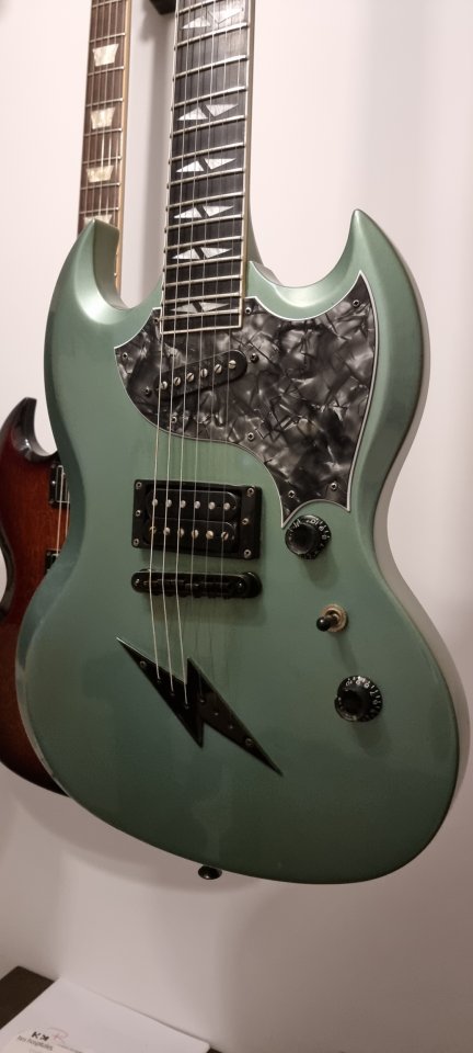 Gibson SG Z de segunda mano · Foto 2 de 5 · Madrid · 1500 €